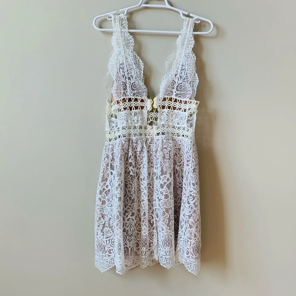 [Moving Sale] For Love&Lemons Lace Pattern Sleeveless Mini Dress - Picture 3 of 7